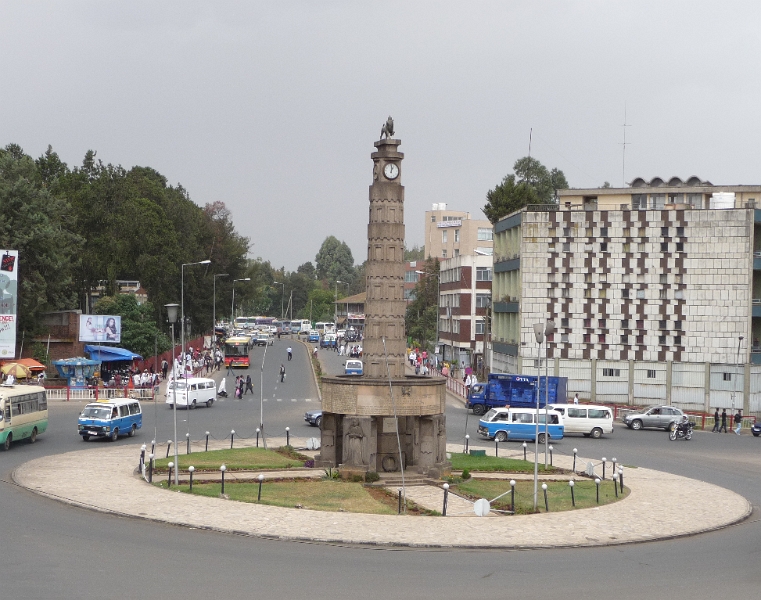 p1040768.jpg - Addis traffic circle