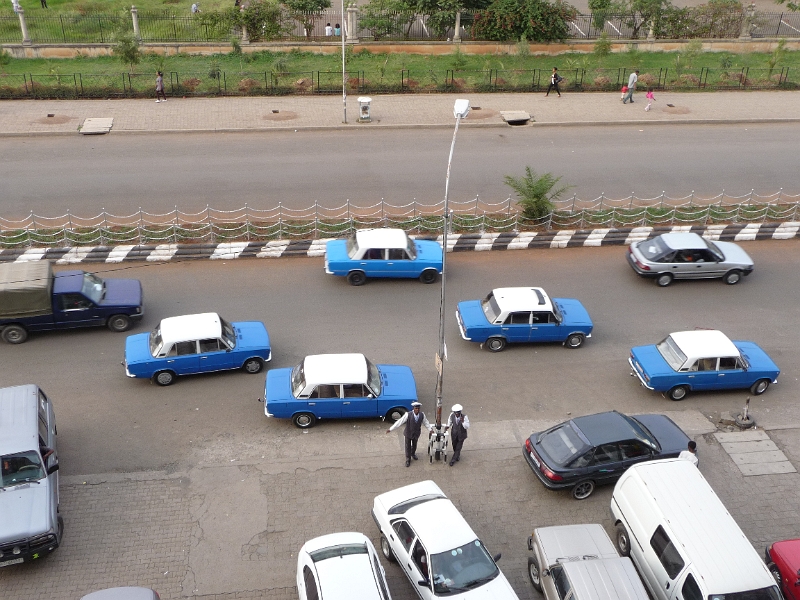 p1040781.jpg - Blue taxis