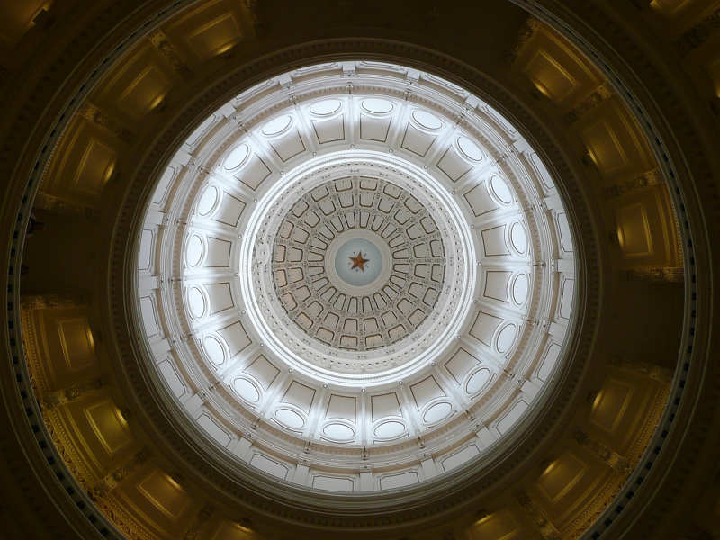 austin073.jpg - Looking up at the inside of the Capitol dome