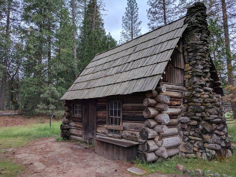 IMG_20170516_150600.jpg - Old log cabin
