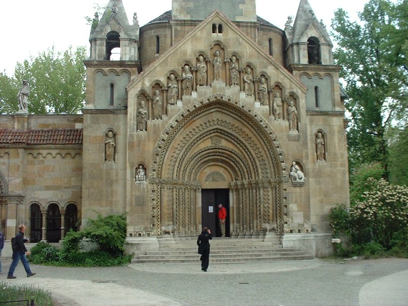 dscf0076.jpg - Vajdahunyad Castle Chapel