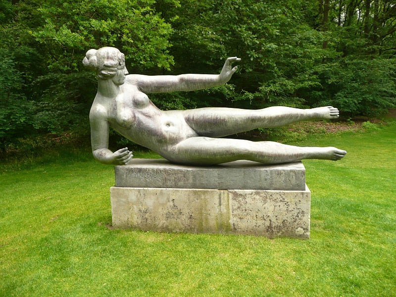 p1000592.jpg - Kröller-Müller sculpture