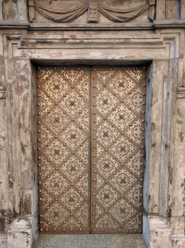 IMG_20161028_112642.jpg - Ornate door
