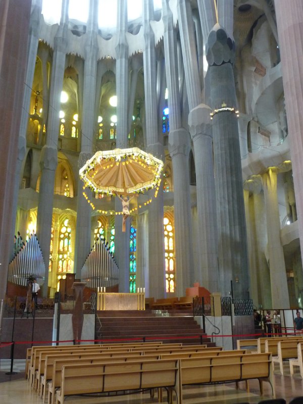 P1070164.JPG - La Sagrada Familia altar