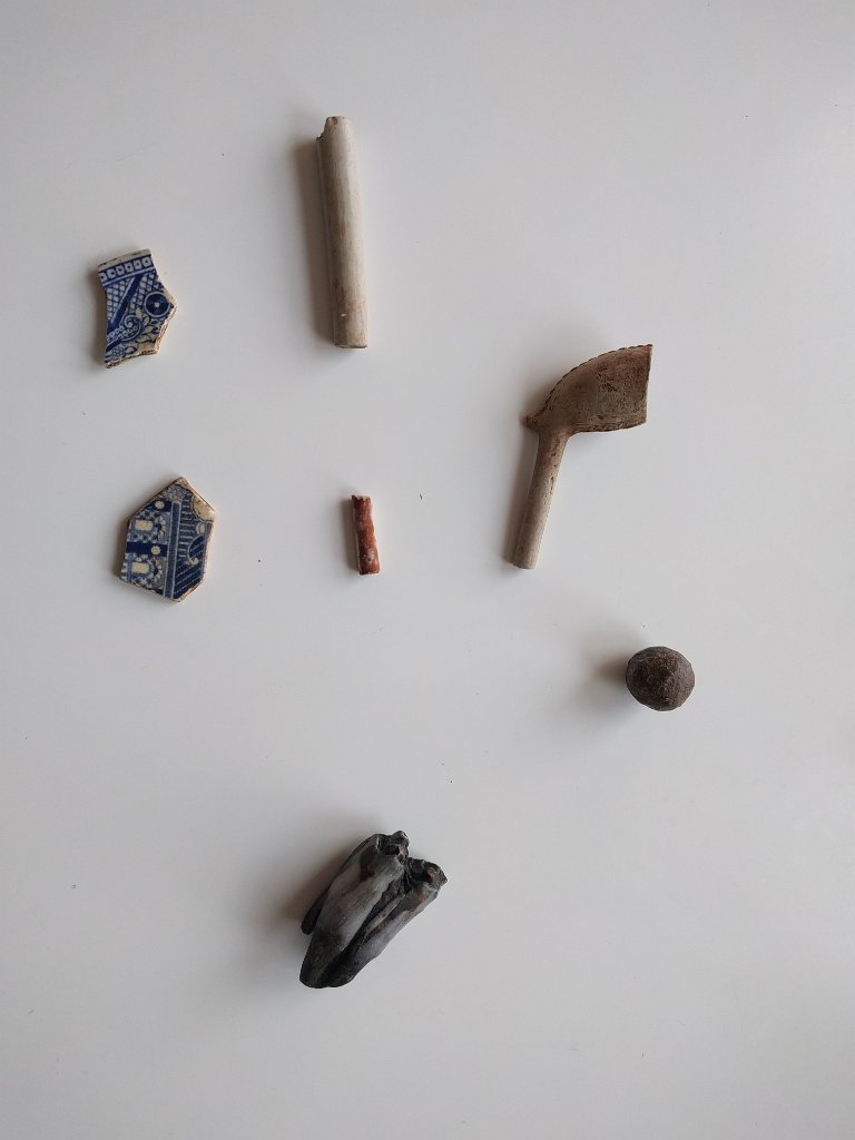 IMG_20210102_150029.jpg - Mudlarking finds - ceramics, clay pipe, a musket ball and a large mammal's tooth