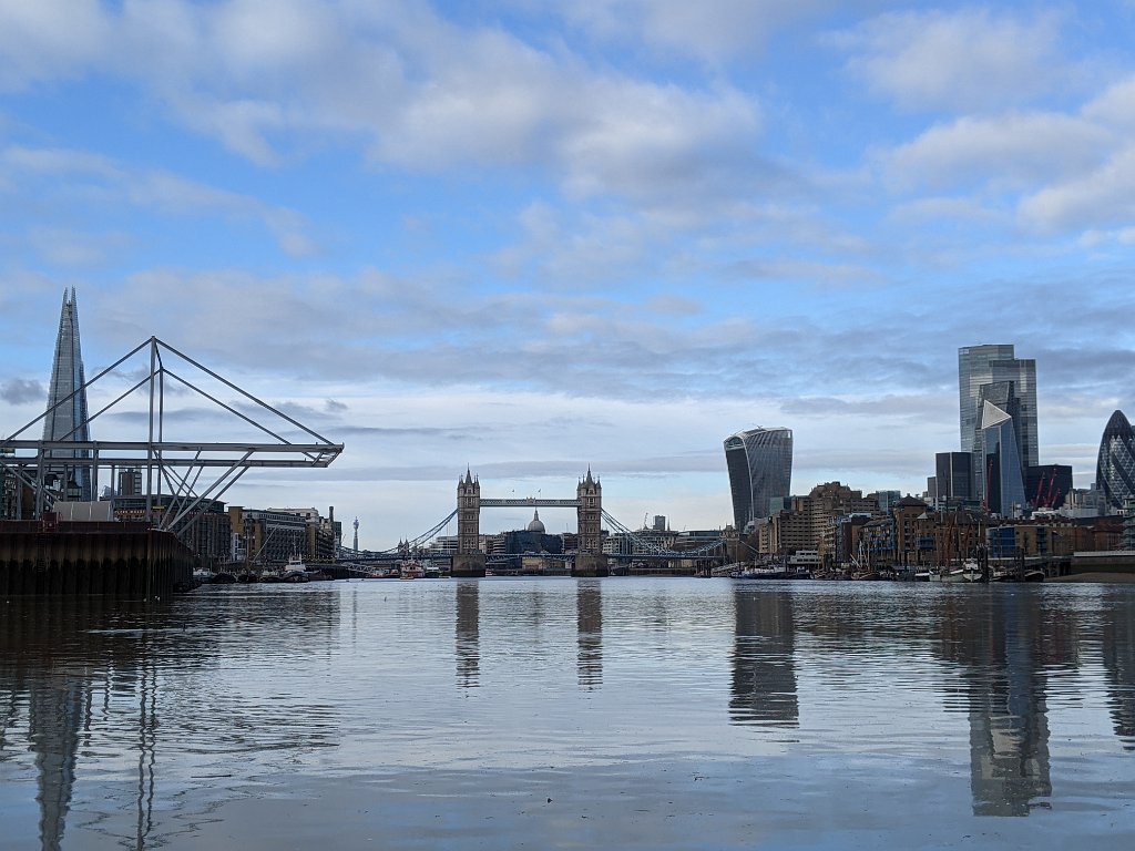 PXL_20210102_113917914.jpg - The Thames near "Bermondsey Beach"